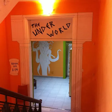 Zeus Hostel