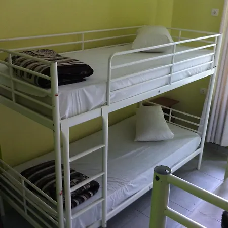 Zeus Hostel *
